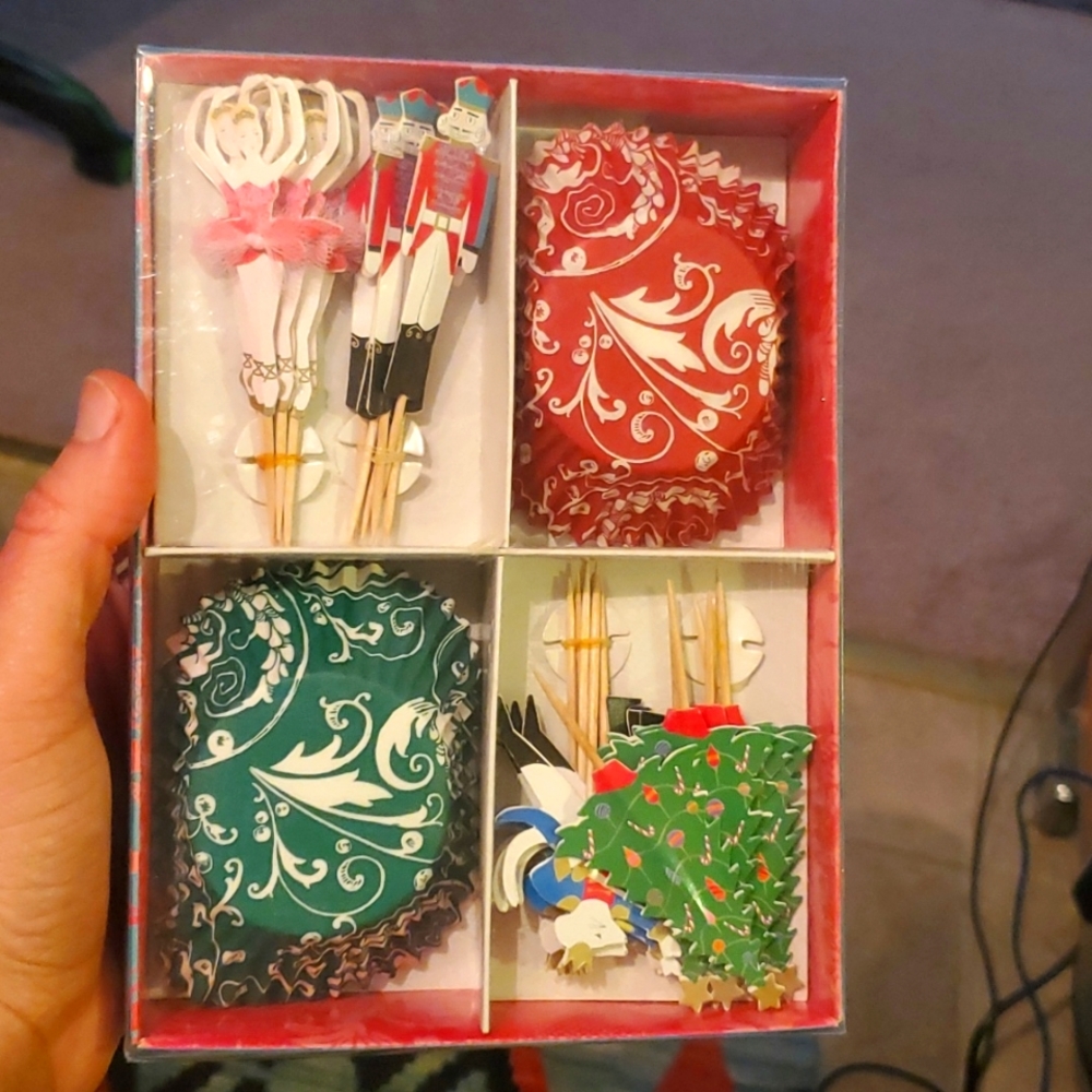 Williams Sonoma Nutcracker Ballet Cupcake Decoration Set